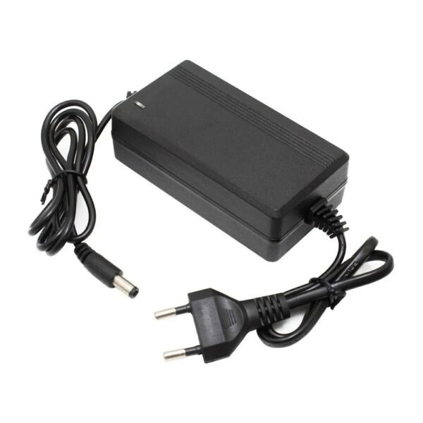 Fonte Chaveada 12V 5A Nominal, Conector P4 5,5x2,5mm - bi-volt